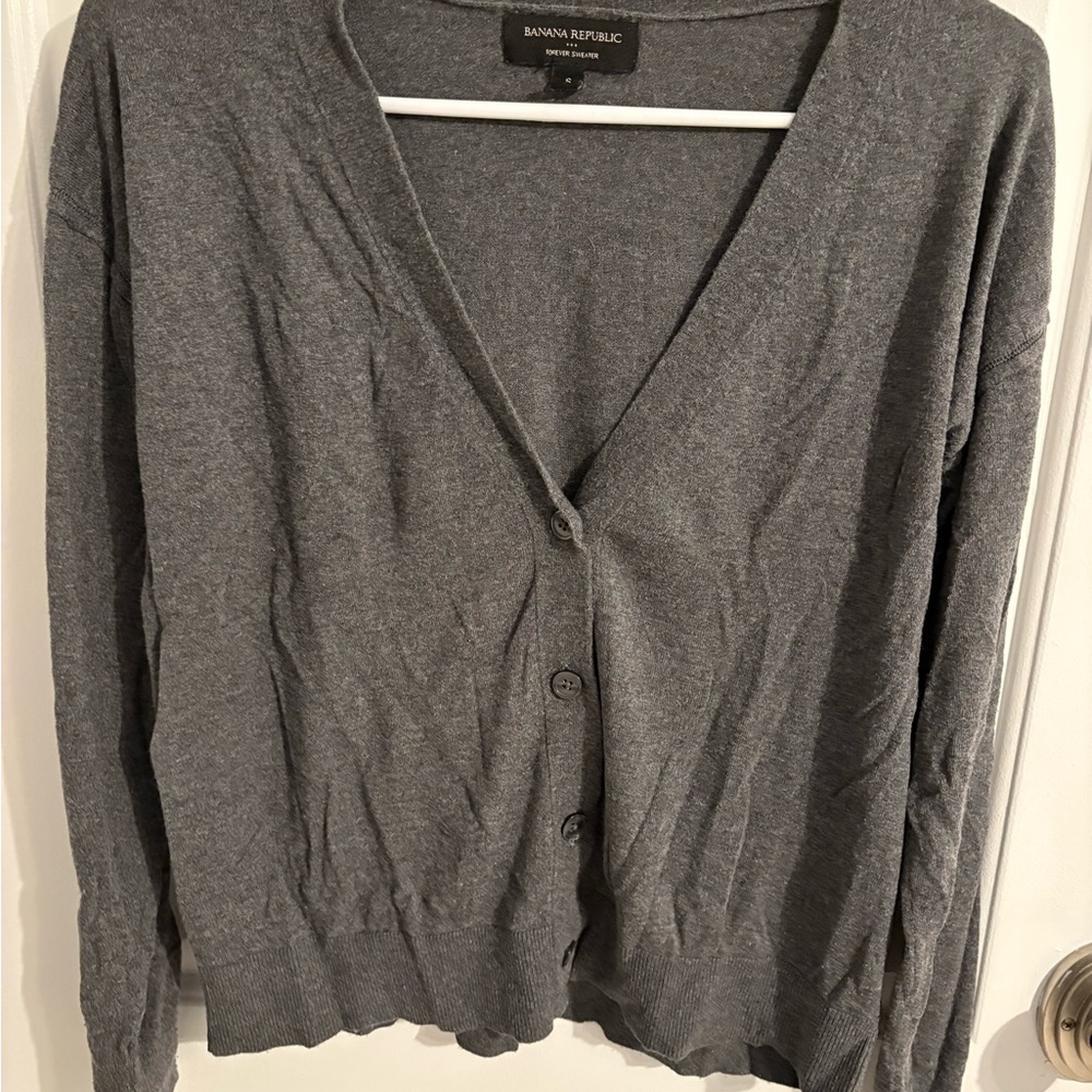 SOLD 😊 Banana Republic Gray Cardigan Sweater